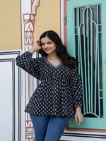 Load image into Gallery viewer, VIHANA [L/40] - Alia cut x Flared Top (Black)
