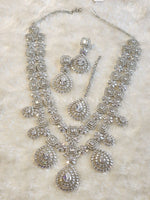 Load image into Gallery viewer, NAINA (necklace) - silver x white
