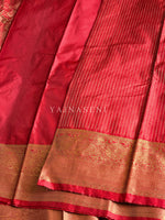 Load image into Gallery viewer, Vaira oosi x Checkered Saree - Dark Red
