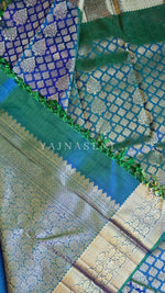 Load image into Gallery viewer, IRIDESCENT MUSE - Pure Kanjivaram Silk Saree with Gold Zari
