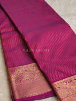 Load image into Gallery viewer, Vaira oosi x Checkered Saree - Magenta
