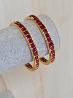 Load image into Gallery viewer, RITHIKA - pair of bangles (Rani)
