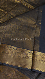 Load image into Gallery viewer, Vaira oosi x Checkered Saree - Black
