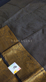 Load image into Gallery viewer, Vaira oosi x Checkered Saree - Black
