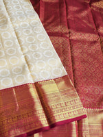 Load image into Gallery viewer, HEAVENLY HARMONY - Pure Kanjivaram Silk Saree with Gold Zari
