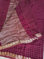 Load image into Gallery viewer, Crushed Fabric Viscose Georgette Saree x Checkered - Wine
