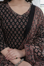 Load image into Gallery viewer, NATHIYA [XL / 42] - Straight cut kurti set
