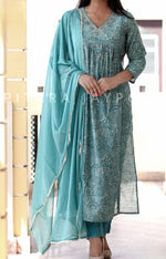 Load image into Gallery viewer, Alia cut kurti set - KRITI
