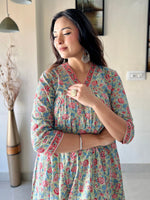 Load image into Gallery viewer, HEERA [M / 38] - Alia cut kurti set
