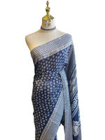 Load image into Gallery viewer, Georgette Saree x Printed Design : Dark Blue x White
