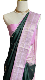 Load image into Gallery viewer, FOREST MELODY - Pure Kanjivaram Silk Saree with Light Gold Zari
