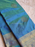 Load image into Gallery viewer, Vaira oosi x Motifs Saree - Peacock

