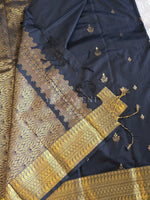 Load image into Gallery viewer, Dainty Motifs x Semi Soft Silk Saree - Black
