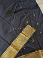 Load image into Gallery viewer, Dainty Motifs x Semi Soft Silk Saree - Black
