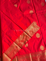 Load image into Gallery viewer, Vaira oosi x Motifs Saree - Red
