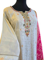 Load image into Gallery viewer, DAWNIA [L/40] - Straight Cut Kurti Set
