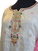 Load image into Gallery viewer, DAWNIA [L/40] - Straight Cut Kurti Set
