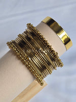 Load image into Gallery viewer, TRISHNA - set of bangles (Bronzegold)
