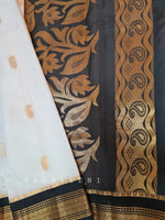 Load image into Gallery viewer, Mango Butta Korvai Cotton Saree : White x Black
