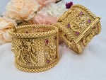 Load image into Gallery viewer, HEMANIKA - pair of kada, screw type
