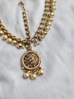 Load image into Gallery viewer, Mathapatti -  JHAANSI (champagne) , design 2
