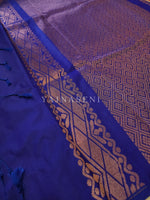 Load image into Gallery viewer, Soft Silk Borderless x Copper Motifs Saree : Magenta x Blue
