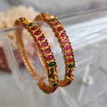 Load image into Gallery viewer, LAKSHMI - pair of kemp bangles (thin)
